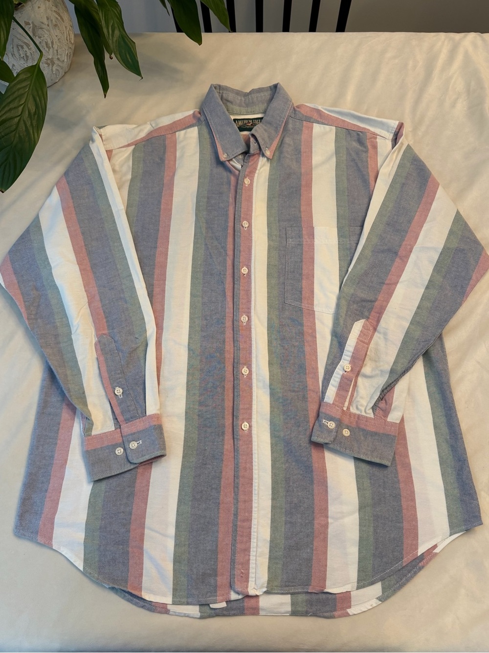 EUC! Vintage American Eagle Outfitters 100% cotton button-down, sz L
